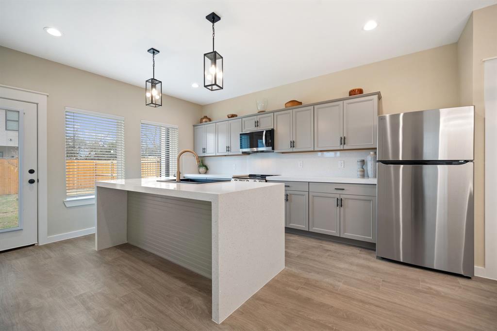2526 Peabody, Dallas, TX 75215