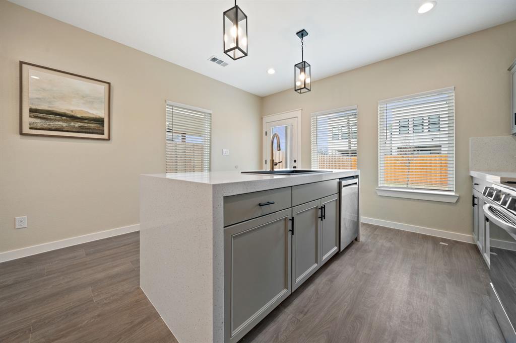 2526 Peabody, Dallas, TX 75215