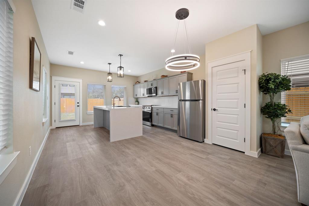 2526 Peabody, Dallas, TX 75215