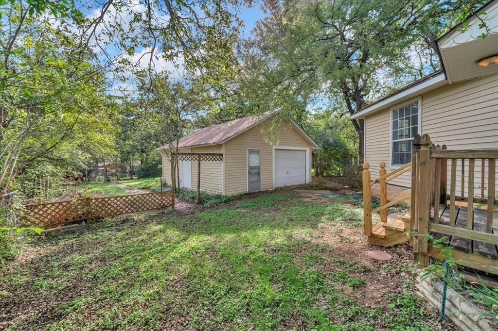 3304 Huron Trail, Lake Worth, TX 76135
