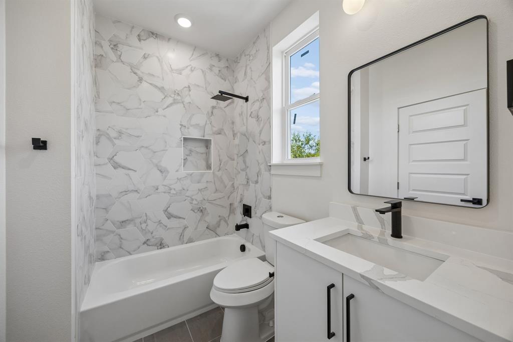 415 N Patton Avenue, Dallas, TX 75203