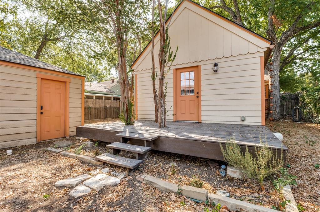 2219 Carnes Street, Dallas, TX 75208
