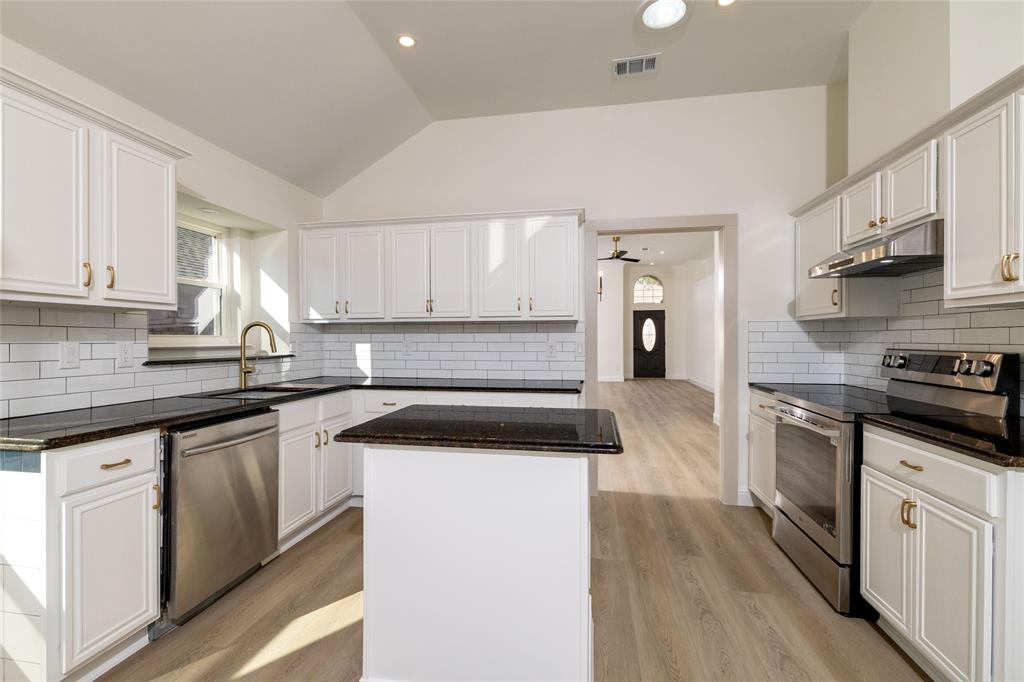 2048 Bay View Drive, Irving, TX 75060