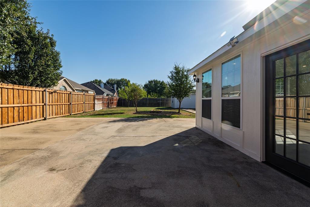 2048 Bay View Drive, Irving, TX 75060