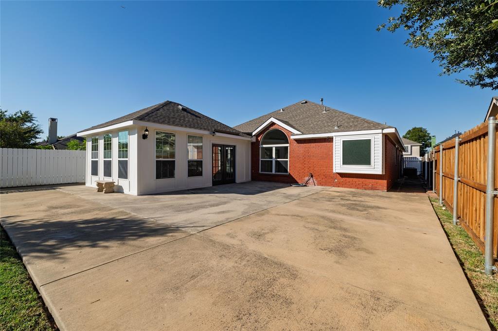 2048 Bay View Drive, Irving, TX 75060