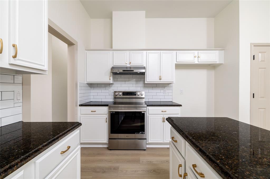 2048 Bay View Drive, Irving, TX 75060