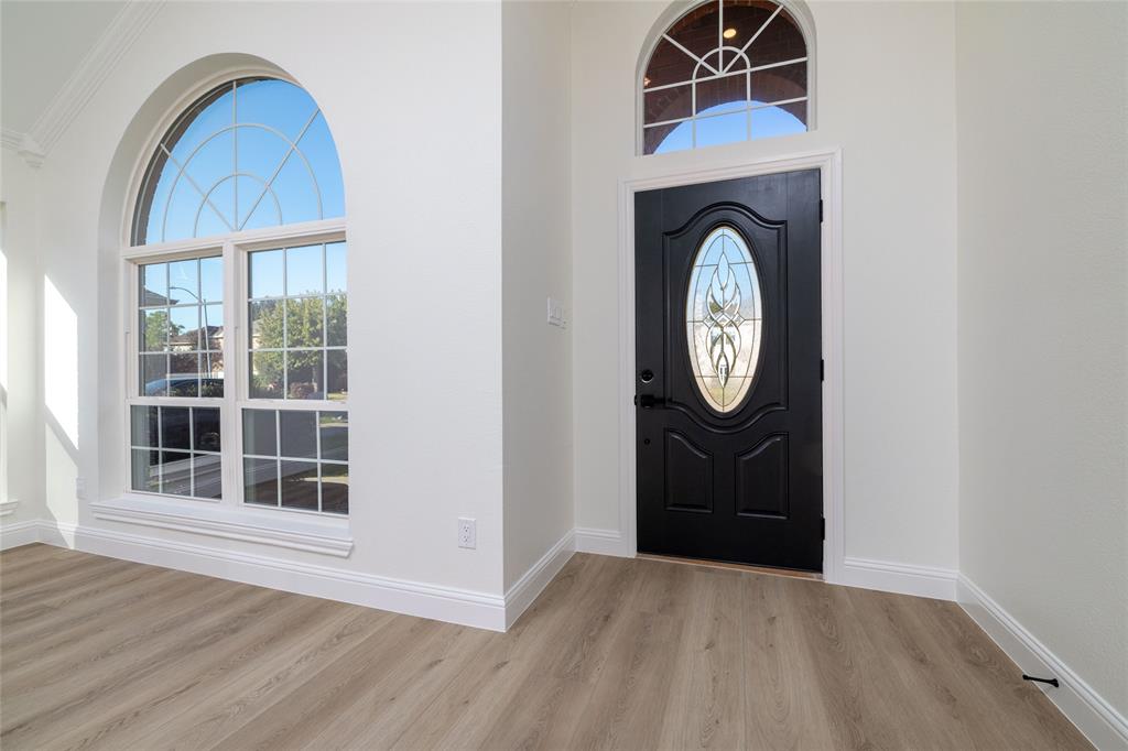 2048 Bay View Drive, Irving, TX 75060