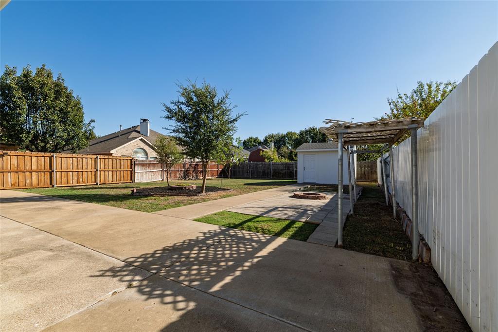 2048 Bay View Drive, Irving, TX 75060