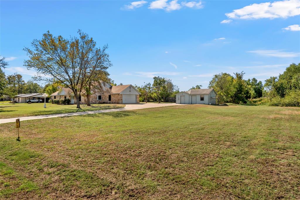 712 Beard Avenue, Robinson, TX 76706