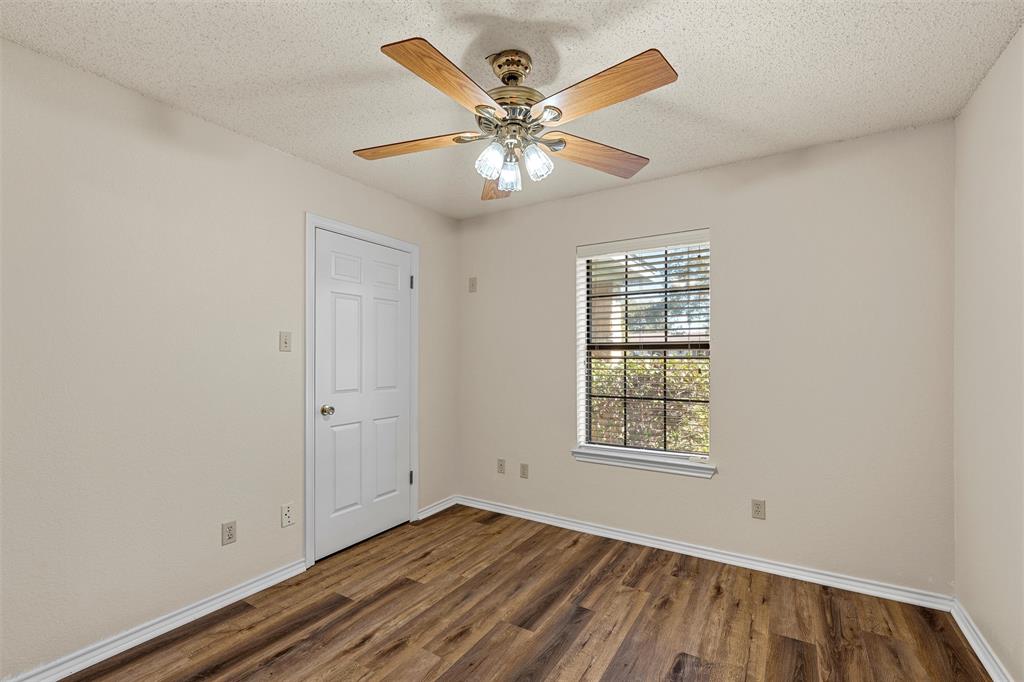 712 Beard Avenue, Robinson, TX 76706