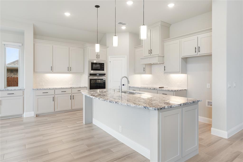 3842 Foot Hills Drive, Midlothian, TX 76065