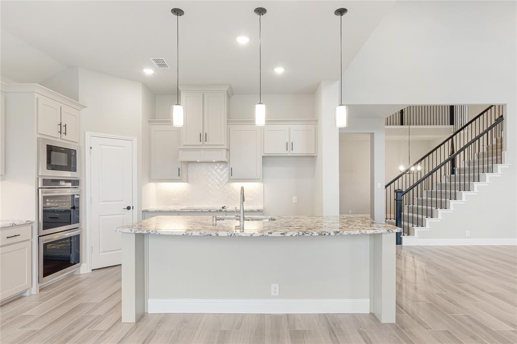 3842 Foot Hills Drive, Midlothian, TX 76065