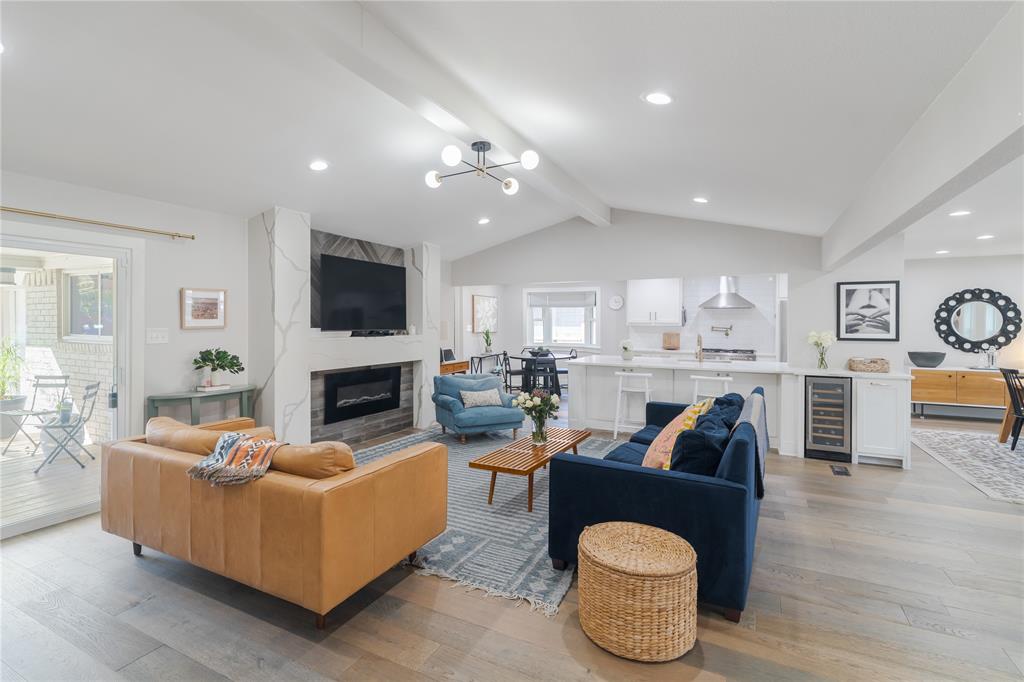 6112 E Lovers Lane, Dallas, TX 75214 6112 E Lovers Lane, Dallas, TX 75214