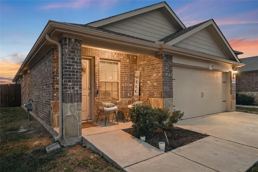 2204 Nightgrove Circle, Crandall, TX 75114