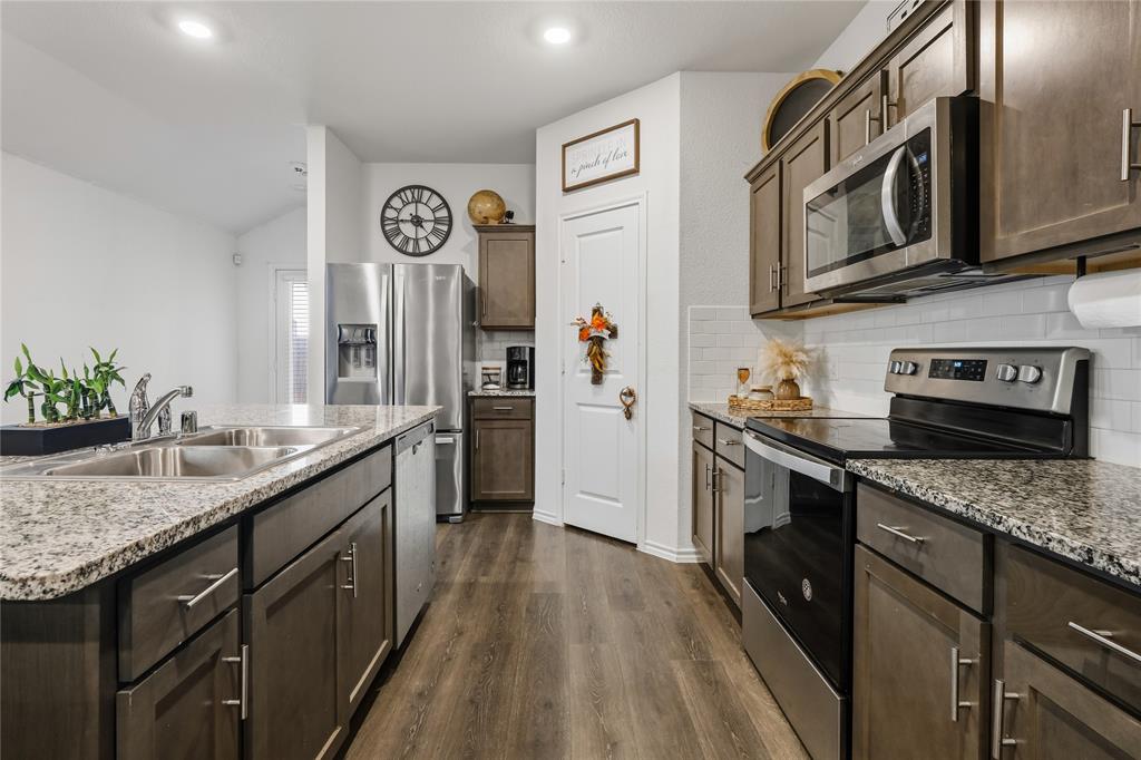 2204 Nightgrove Circle, Crandall, TX 75114