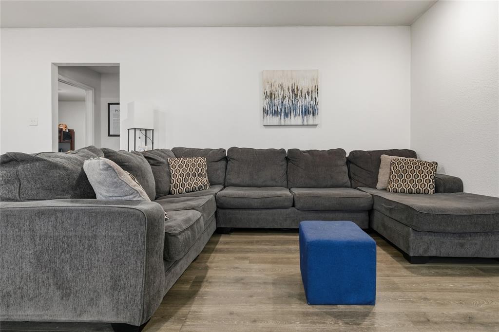 2204 Nightgrove Circle, Crandall, TX 75114