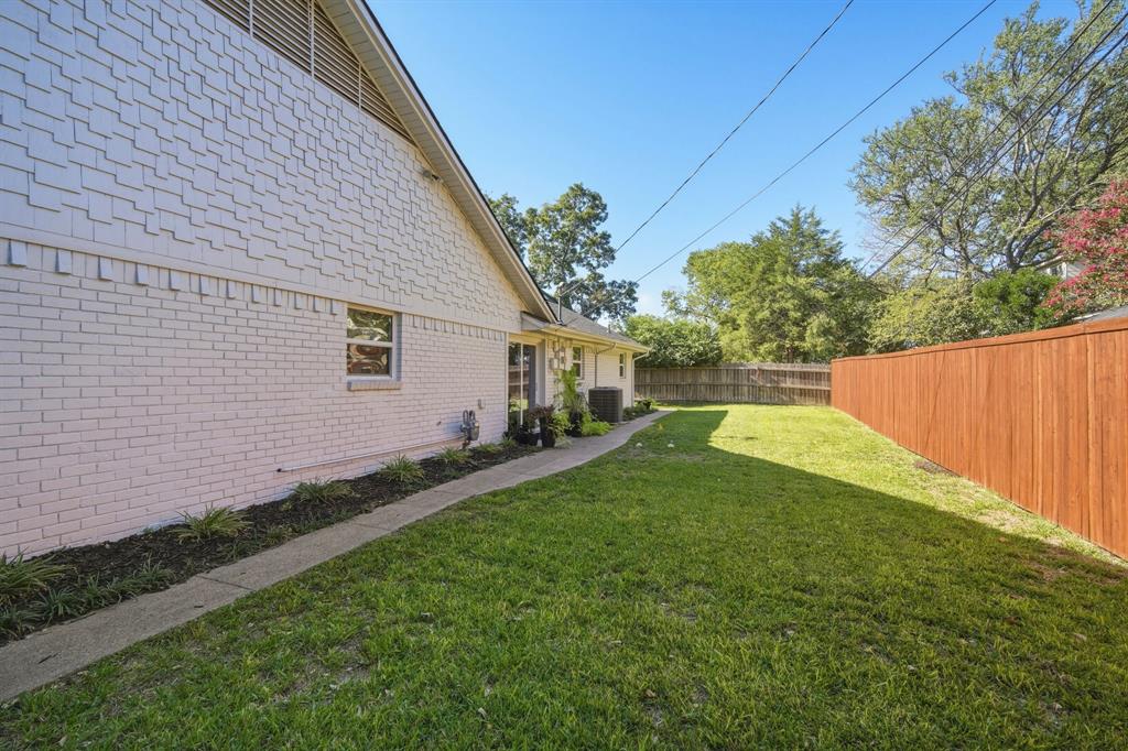 301 N Preston Street, Ennis, TX 75119