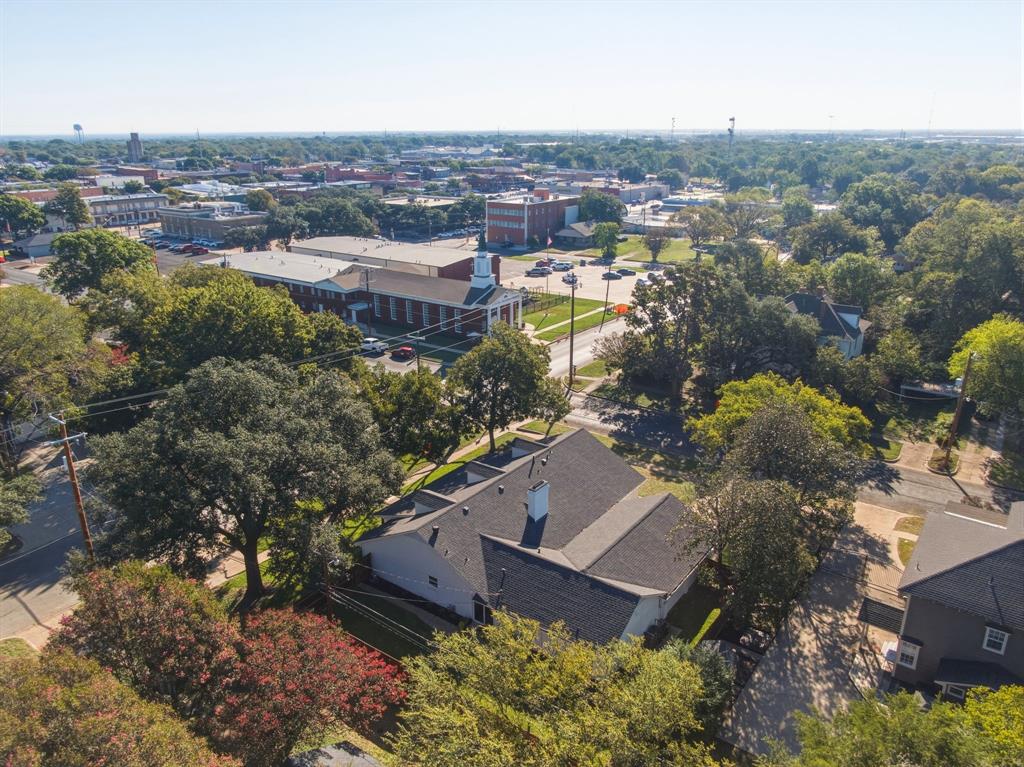 301 N Preston Street, Ennis, TX 75119