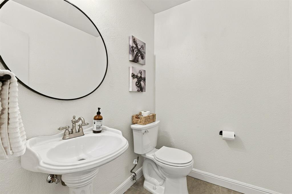 301 N Preston Street, Ennis, TX 75119