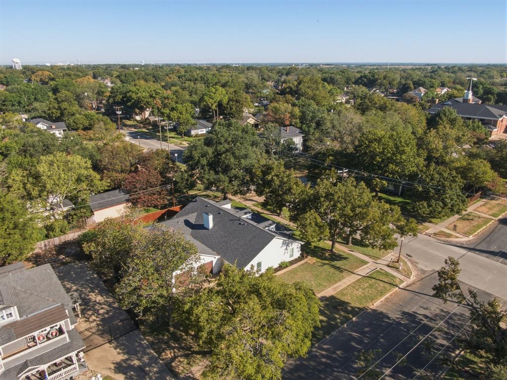 301 N Preston Street, Ennis, TX 75119