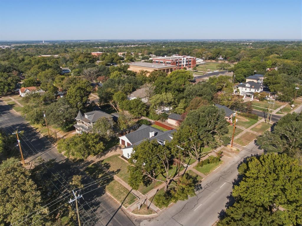 301 N Preston Street, Ennis, TX 75119