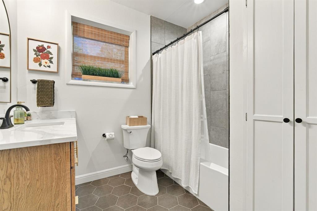 301 N Preston Street, Ennis, TX 75119