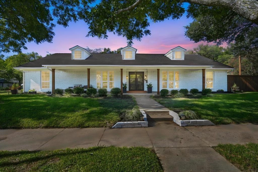 301 N Preston Street, Ennis, TX 75119 301 N Preston Street, Ennis, TX 75119