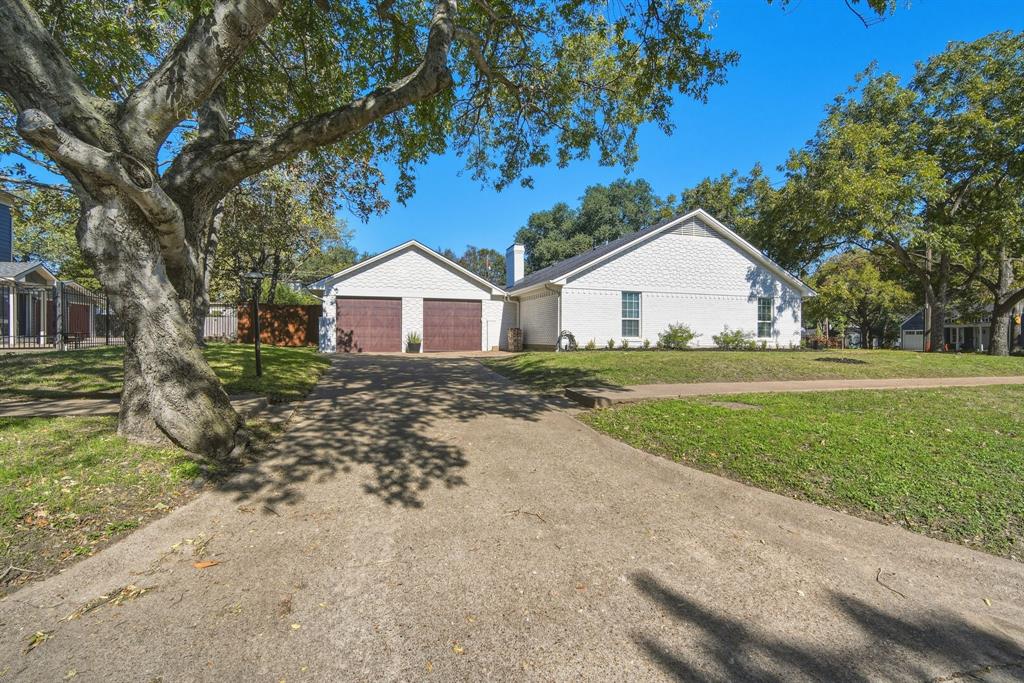 301 N Preston Street, Ennis, TX 75119