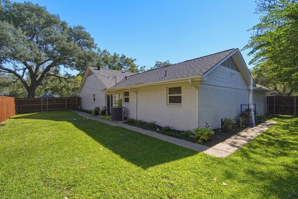 301 N Preston Street, Ennis, TX 75119