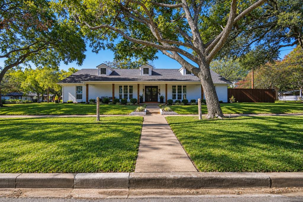 301 N Preston Street, Ennis, TX 75119 301 N Preston Street, Ennis, TX 75119