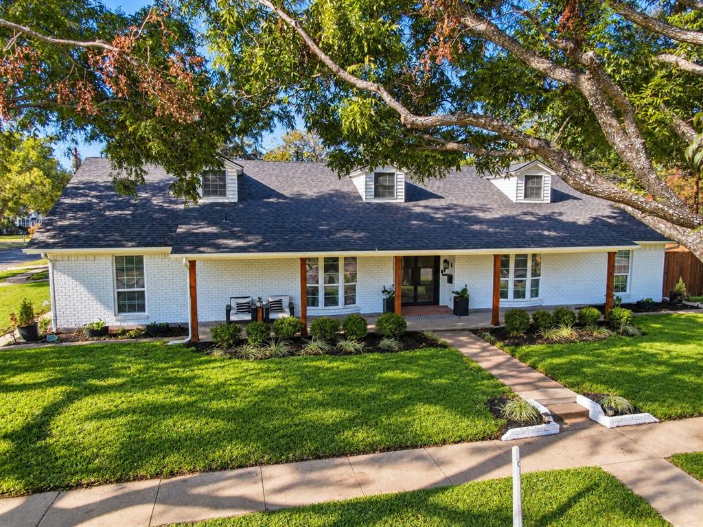 301 N Preston Street, Ennis, TX 75119 301 N Preston Street, Ennis, TX 75119