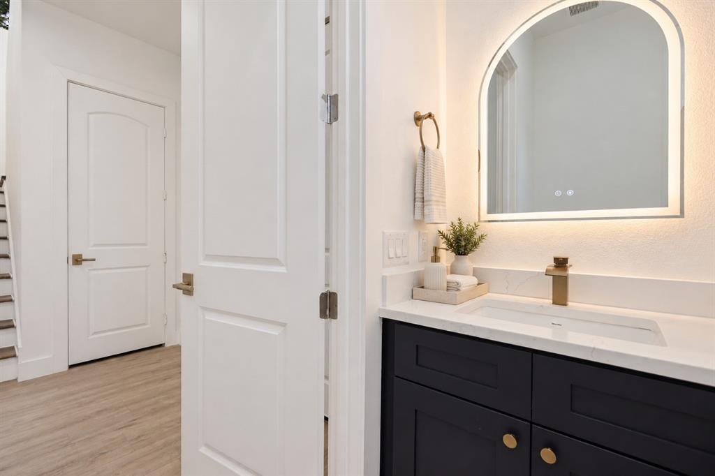 511 N Patton Street, Dallas, TX 75203