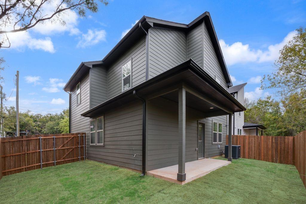 5612 Black Pine Circle, Granbury, TX 76048