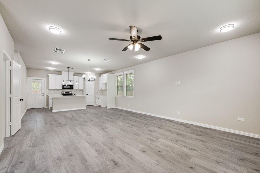 5612 Black Pine Circle, Granbury, TX 76048