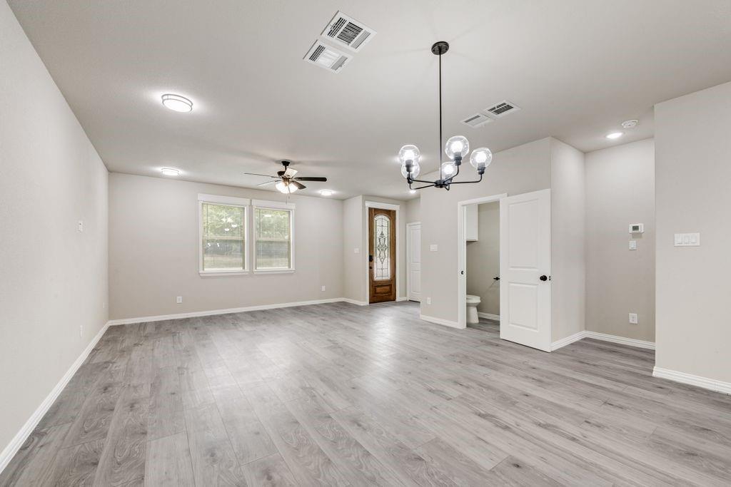 5612 Black Pine Circle, Granbury, TX 76048