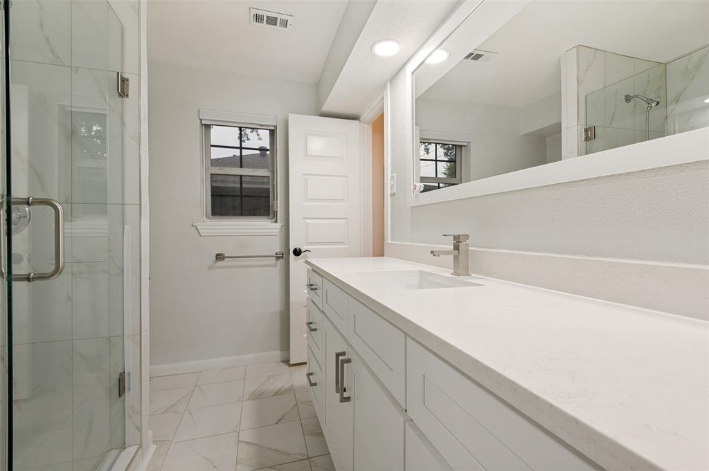 1801 Green Oaks Drive, Irving, TX 75061