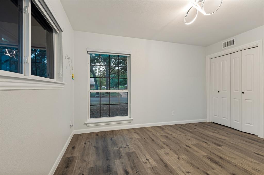 1801 Green Oaks Drive, Irving, TX 75061
