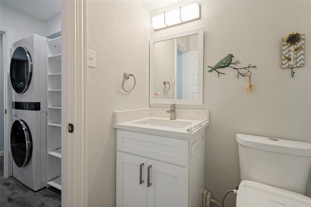1801 Green Oaks Drive, Irving, TX 75061