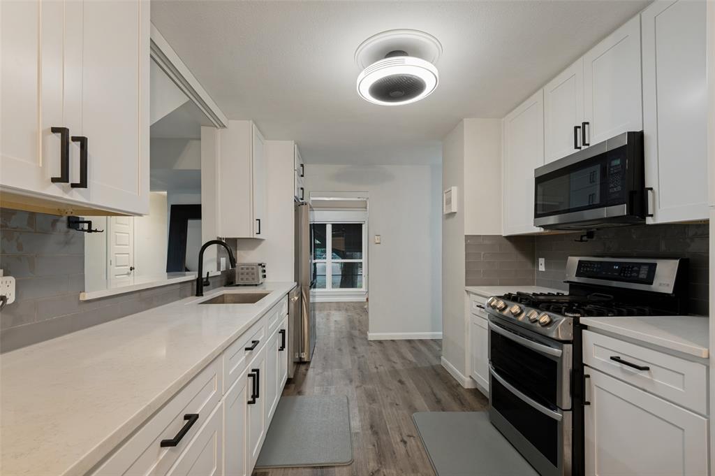 1801 Green Oaks Drive, Irving, TX 75061