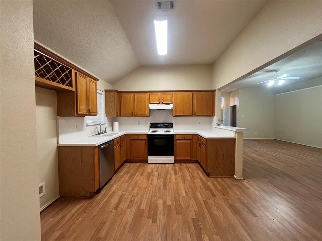 829 Shoreline Drive, West Tawakoni, TX 75474