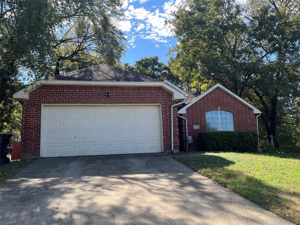 829 Shoreline Drive, West Tawakoni, TX 75474