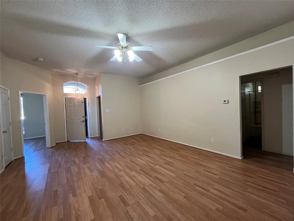 829 Shoreline Drive, West Tawakoni, TX 75474