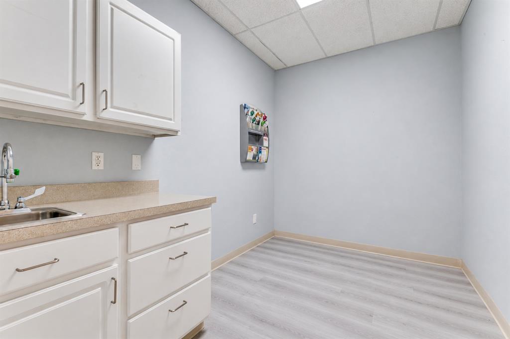 601 Westpark Way, #100, Euless, TX 76040