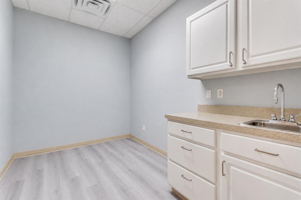 601 Westpark Way, #100, Euless, TX 76040