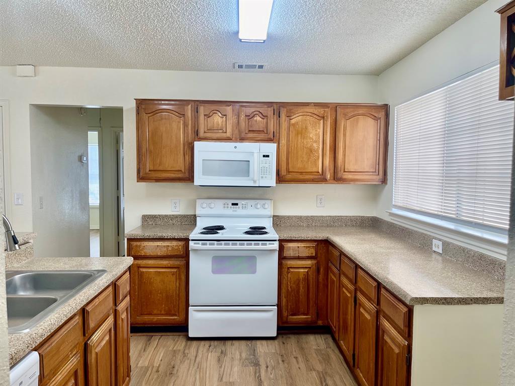1414 Middleton Drive, Cedar Hill, TX 75104