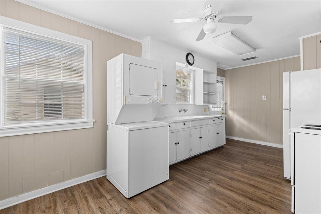 1212 Lewis Street, Bellmead, TX 76705