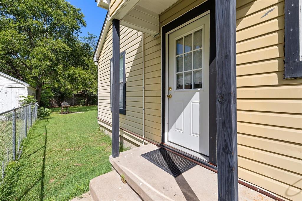 1212 Lewis Street, Bellmead, TX 76705