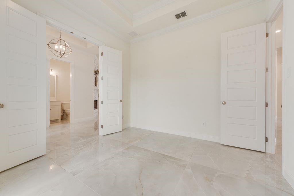 1424 Silent Springs Drive, Fort Worth, TX 76052