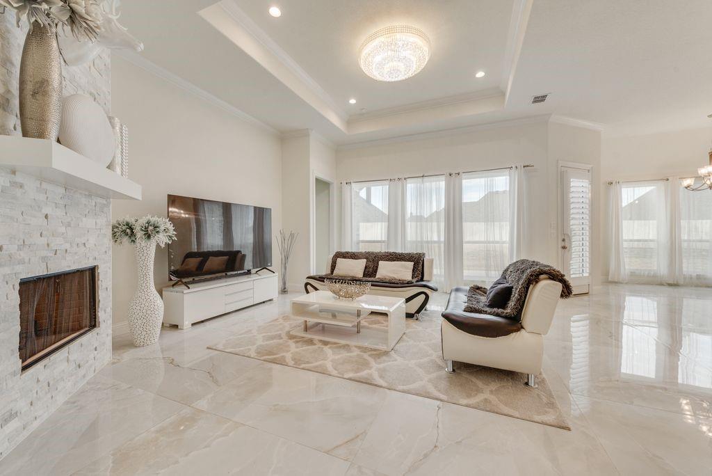 1424 Silent Springs Drive, Fort Worth, TX 76052