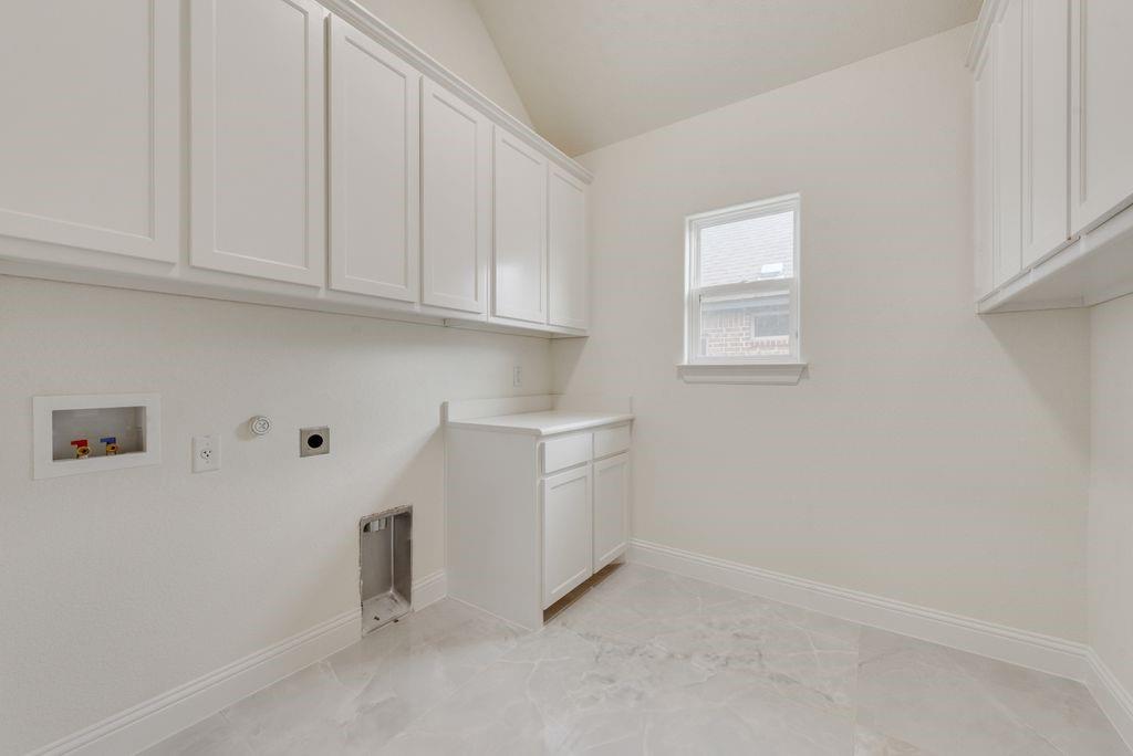 1424 Silent Springs Drive, Fort Worth, TX 76052